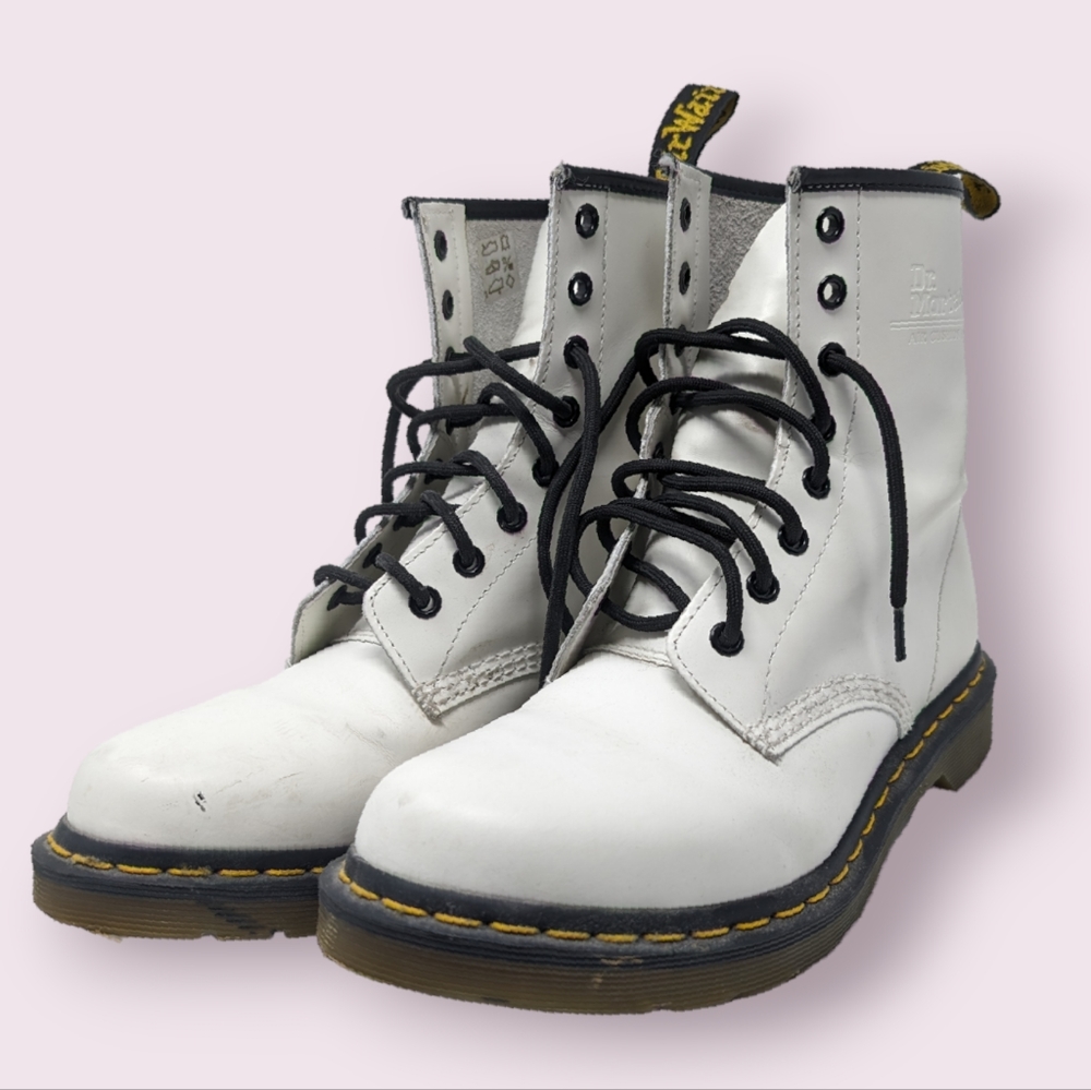 Dr. Martens White Leather Boots Air Walk Size 9 US women's EU41